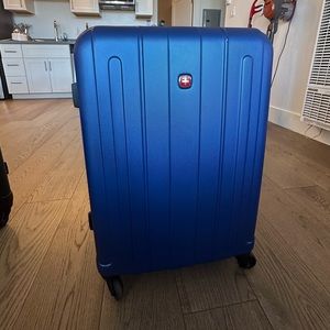 SwissGear 26” Medium Hardcover Luggage